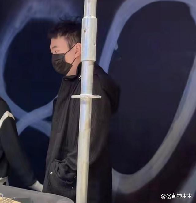 王思聪被曝升级做爸爸，抱婴儿图疯传，刚骂《封神》是垃圾片