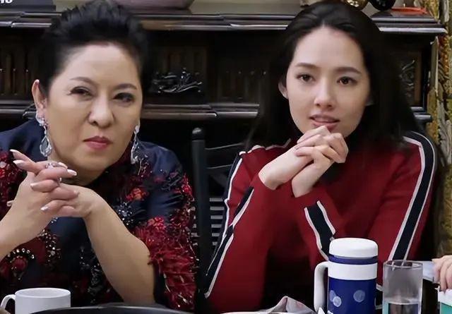 奚梦瑶比被吹捧的郭碧婷爽多了