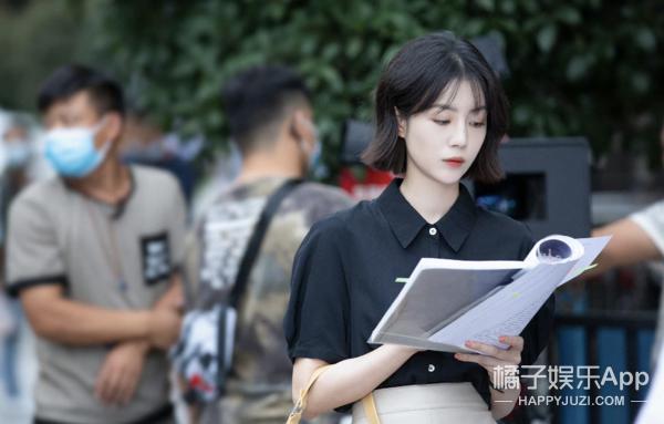 好久不见李溪芮了，她消失的这段时间在干吗？
