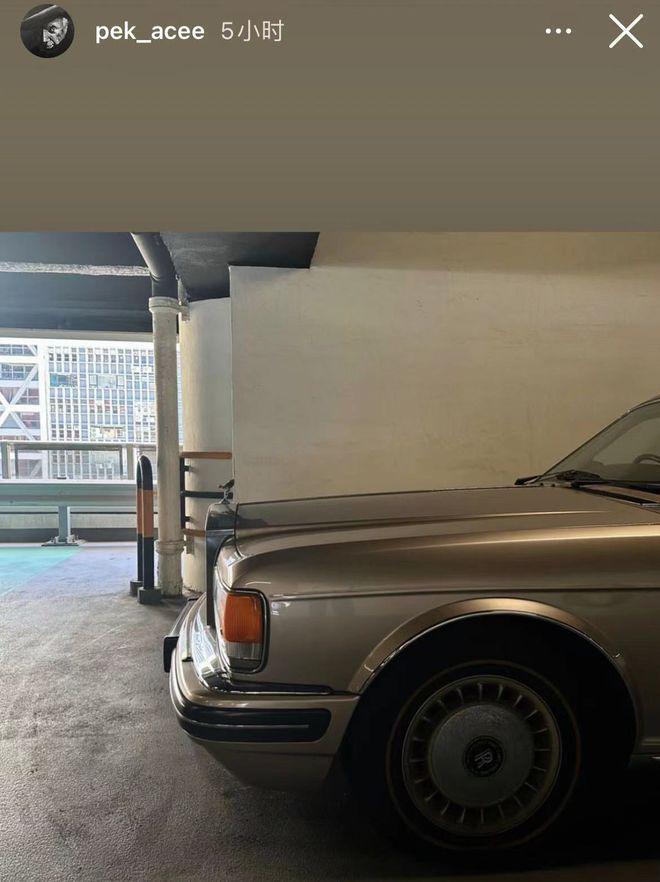 陈坤儿子晒劳斯莱斯！近照黝黑沧桑很像爸，久居国外纹身瞩目