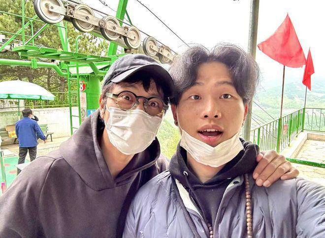 陈坤儿子晒劳斯莱斯！近照黝黑沧桑很像爸，久居国外纹身瞩目