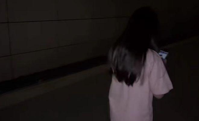 王宝强前妻现状，与俩娃独自生活，女儿亭亭玉立儿子成小大人