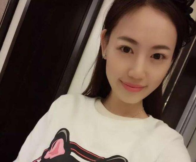 王宝强前妻现状，与俩娃独自生活，女儿亭亭玉立儿子成小大人