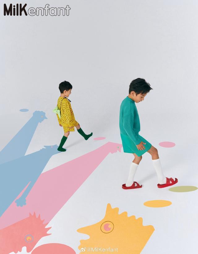 买超张嘉倪儿子们合体拍杂志 对镜头摆pose颜值高