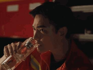 建议伊能静少说两句，容易翻车