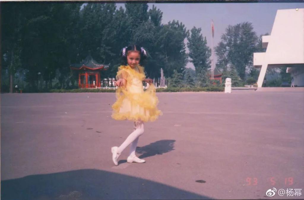 《小时代》十周年，杨幂和谢依霖竟成为真正的“时代姐妹花”