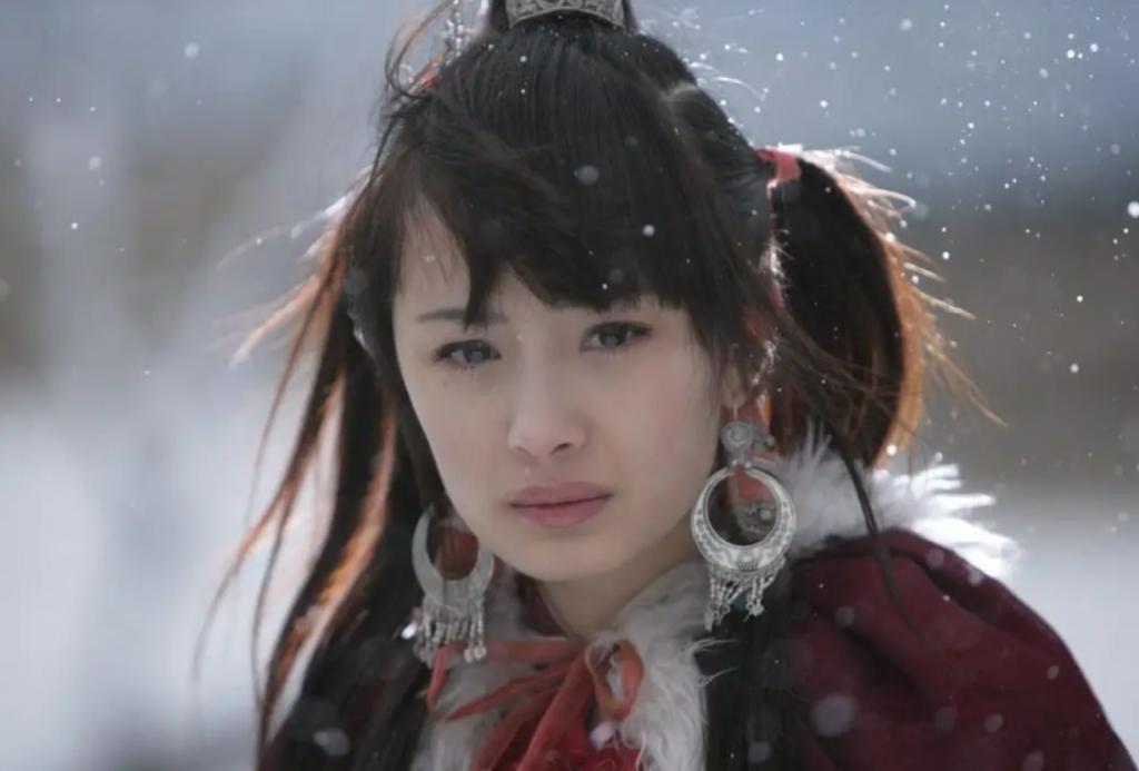 《小时代》十周年，杨幂和谢依霖竟成为真正的“时代姐妹花”