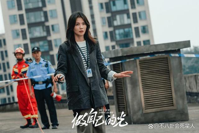 把刘涛和蒋欣的新剧放一起看，她俩从一开始，就是两路人