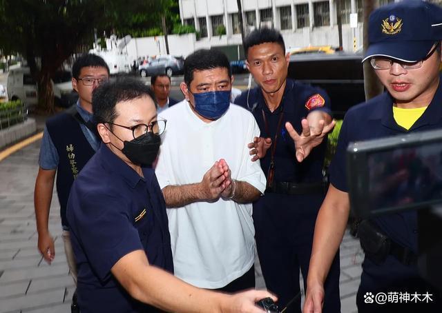 NONO遭传唤调查！面对镜头沉默不道歉，受害者：无法接受