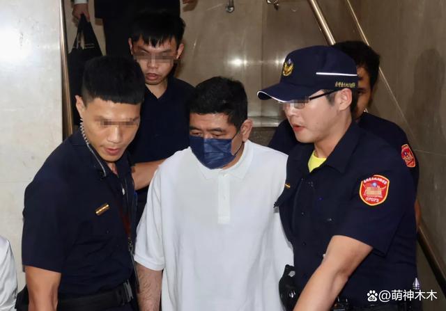 NONO遭传唤调查！面对镜头沉默不道歉，受害者：无法接受