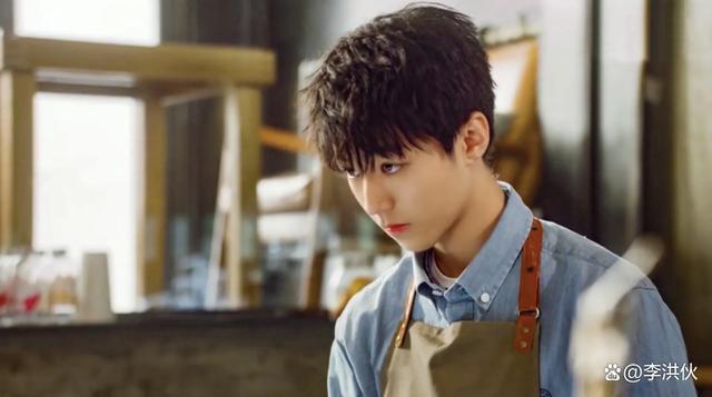 TFBOYS十周年演唱会，600万人抢4000张票，女孩花20万找黄牛买票