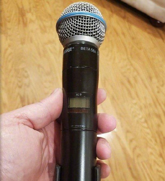 CardiB扔话筒事件更新 所扔话筒被拍卖