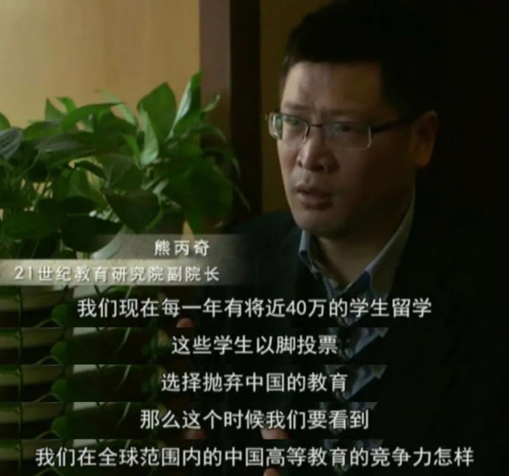 都在催这顶流出道，但过得了审吗