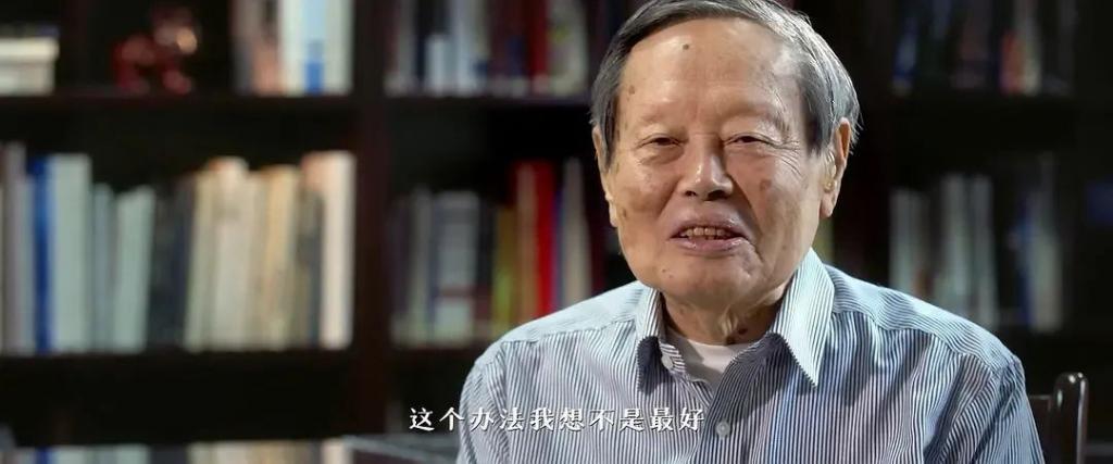 都在催这顶流出道，但过得了审吗