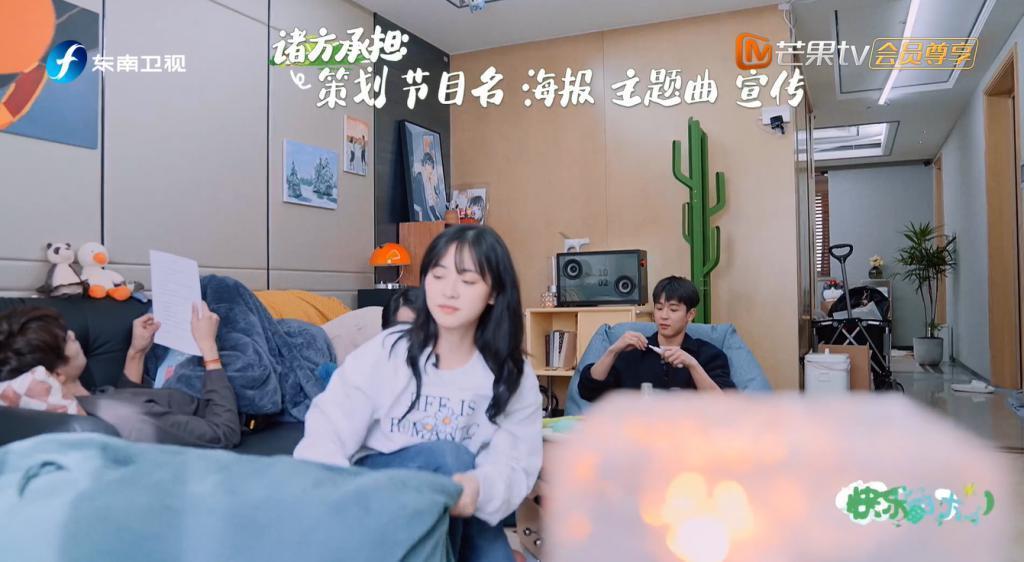 这帮糊咖翻红，全靠她一手操办