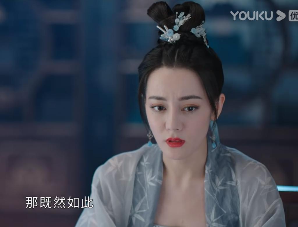 迪丽热巴男相，杨紫发型难看，90花顶流的古装妆造都好敷衍