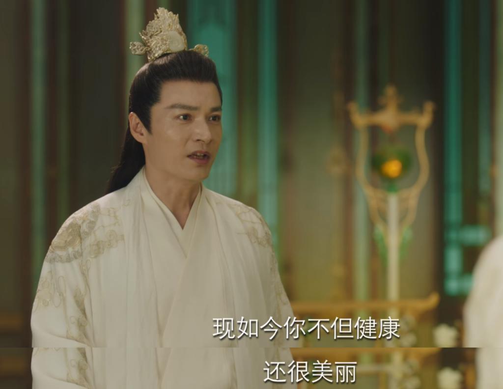 迪丽热巴男相，杨紫发型难看，90花顶流的古装妆造都好敷衍