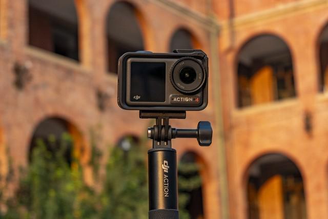 大疆Osmo Action 4运动相机评测：1/1.3英寸 18米裸机防水 耐低温长续航电池