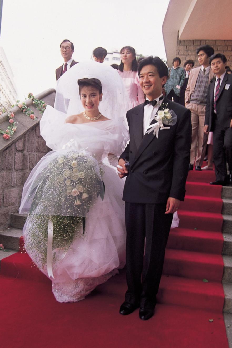 官宣离婚！嫁豪门不能生育，老公出轨千金名媛…