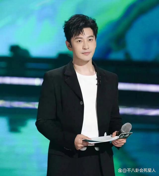 众星驰援涿州：黄晓明吴京捐20条皮划艇，捐20万被嫌少