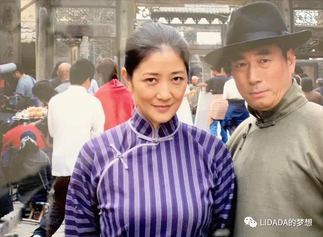 夫妻都是国家一级演员，40岁结婚，一边嫌弃一边深爱