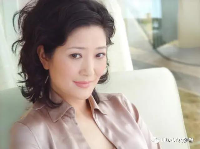 夫妻都是国家一级演员，40岁结婚，一边嫌弃一边深爱