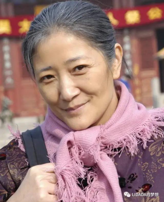 夫妻都是国家一级演员，40岁结婚，一边嫌弃一边深爱