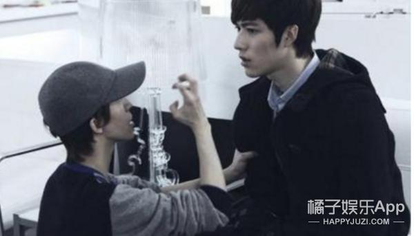 还记得陈学冬吗？车祸之后的他搞起了直播？