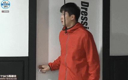 跟顶流恋爱，他不配？
