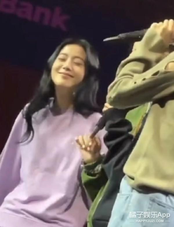 又有爱豆恋爱了？恋情曝光后，怎么都在说她想不开？