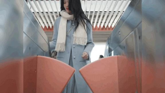 她这恋爱脑白富美，被骂真不冤！