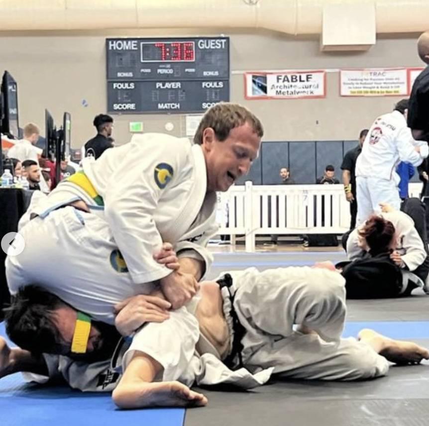 扎克伯格，正在「马斯克化」