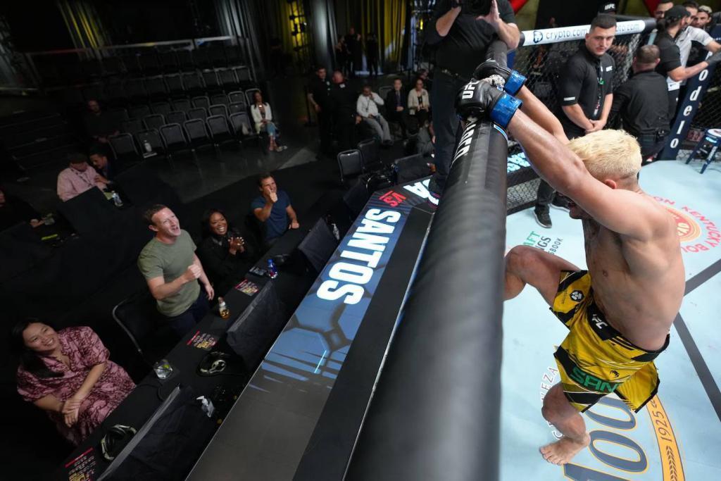 扎克伯格，正在「马斯克化」