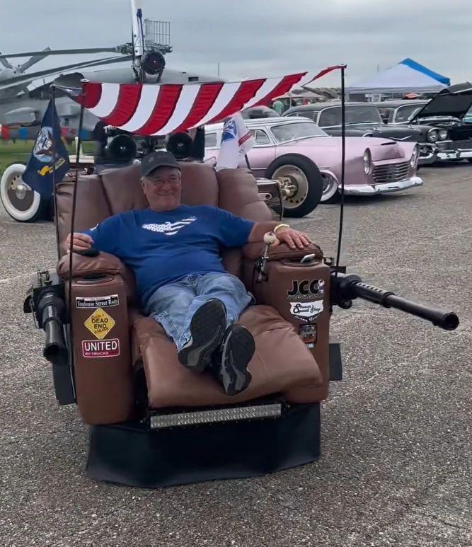 车企狂卷汽车座椅？其实沙发厂商们在上世纪就开始了。