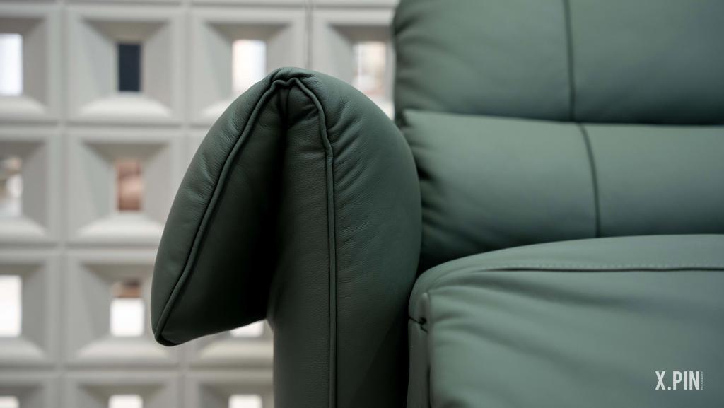 车企狂卷汽车座椅？其实沙发厂商们在上世纪就开始了。