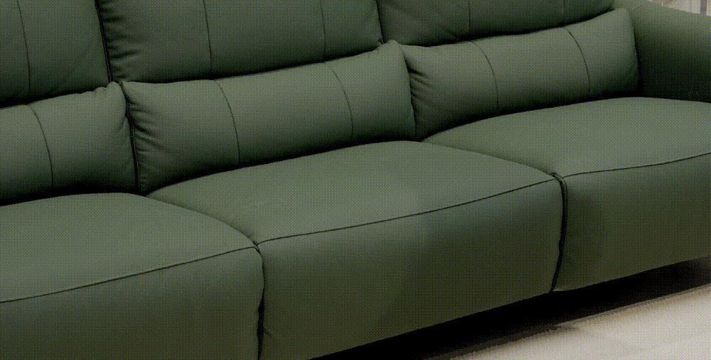 车企狂卷汽车座椅？其实沙发厂商们在上世纪就开始了。