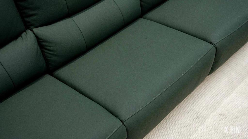 车企狂卷汽车座椅？其实沙发厂商们在上世纪就开始了。