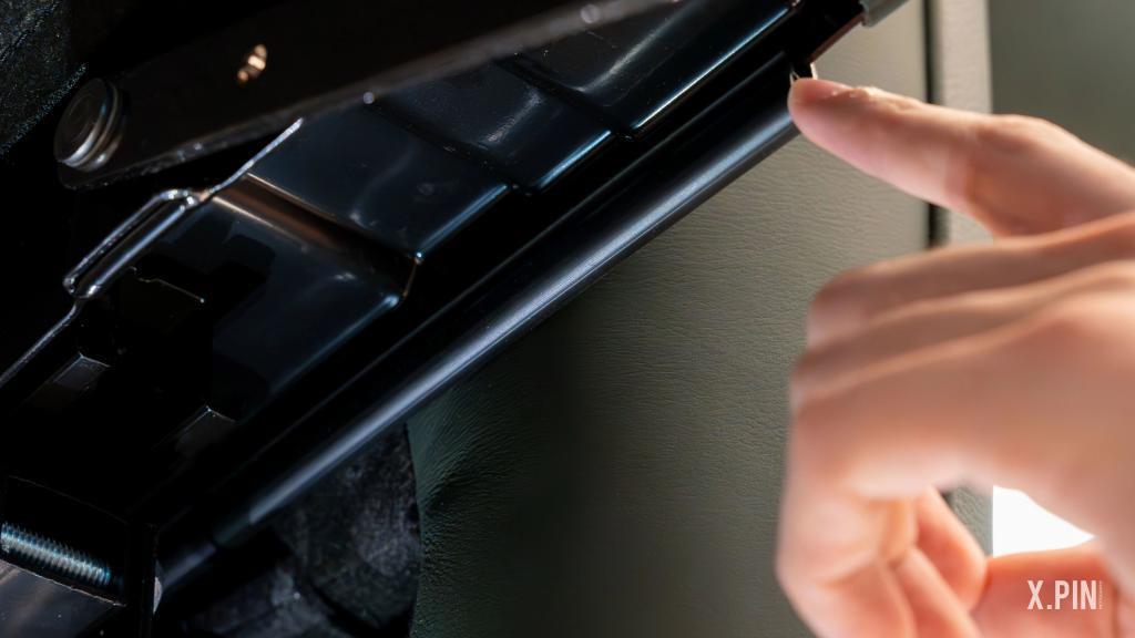 车企狂卷汽车座椅？其实沙发厂商们在上世纪就开始了。