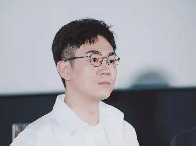 大鹏拍摄现场突然晕倒，全身抽搐很吓人，43天暴瘦30斤
