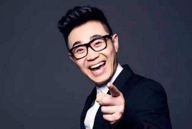 大鹏拍摄现场突然晕倒，全身抽搐很吓人，43天暴瘦30斤