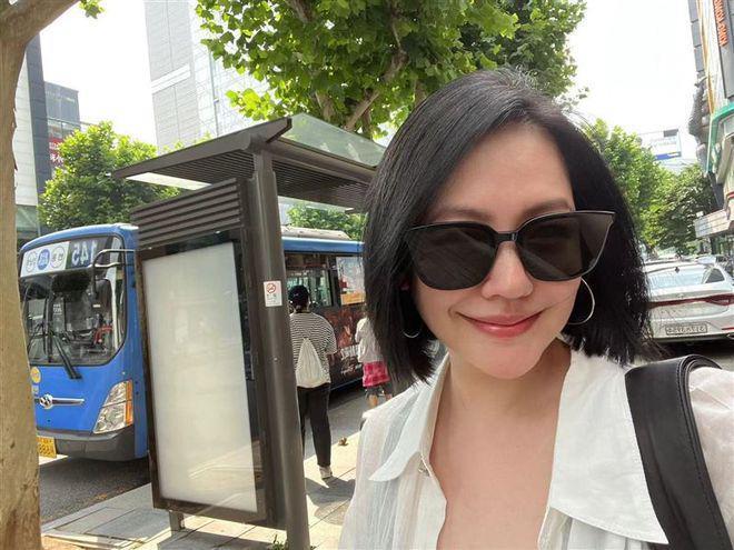 大S一年未露面被传身体有恙 经纪人：在家照顾小孩