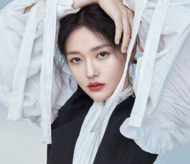 大S一年未露面被传身体有恙 经纪人：在家照顾小孩