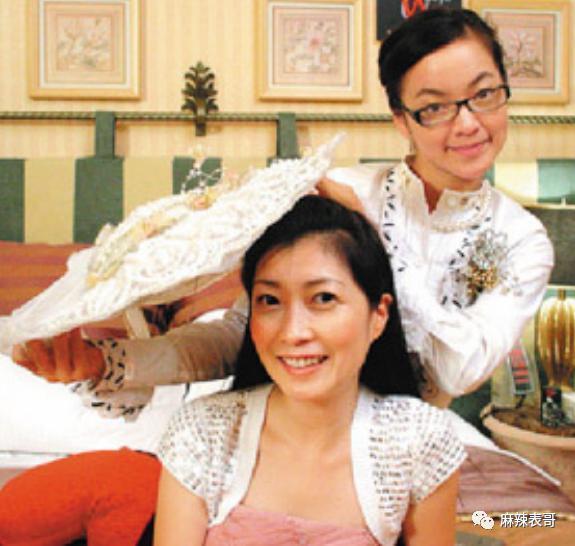 这对夫妻也开始扯头花了？