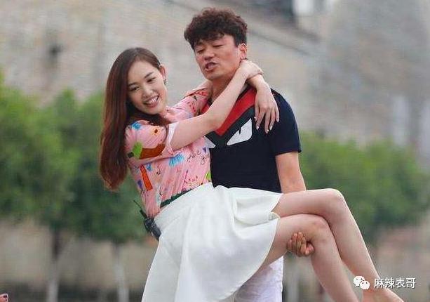 这对夫妻也开始扯头花了？