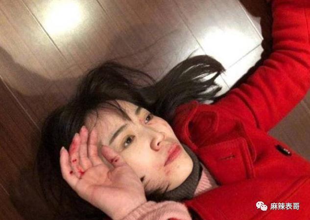 这对夫妻也开始扯头花了？