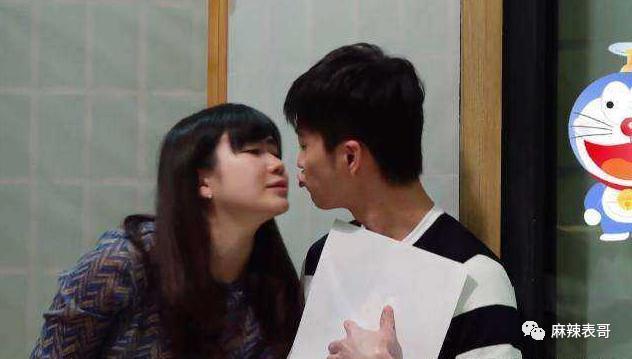 这对夫妻也开始扯头花了？