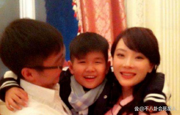 陈数接20岁继子回国，儿子与她齐平，曾为继子放弃生育