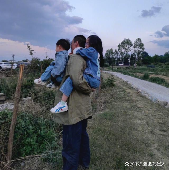 42岁朱丹疑似高龄怀三胎，跟周一围秀恩爱，却被嘲摆拍