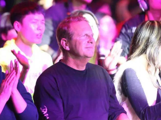 港媒曝李玟老公发声：我与她的死百分百无关，感情并不完美