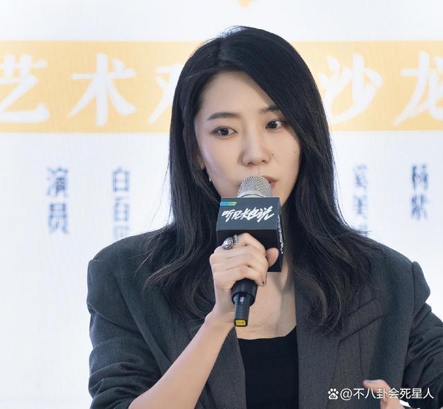 与女导演传婚讯？窦靖童身处沼泽，却活成最自由的星二代